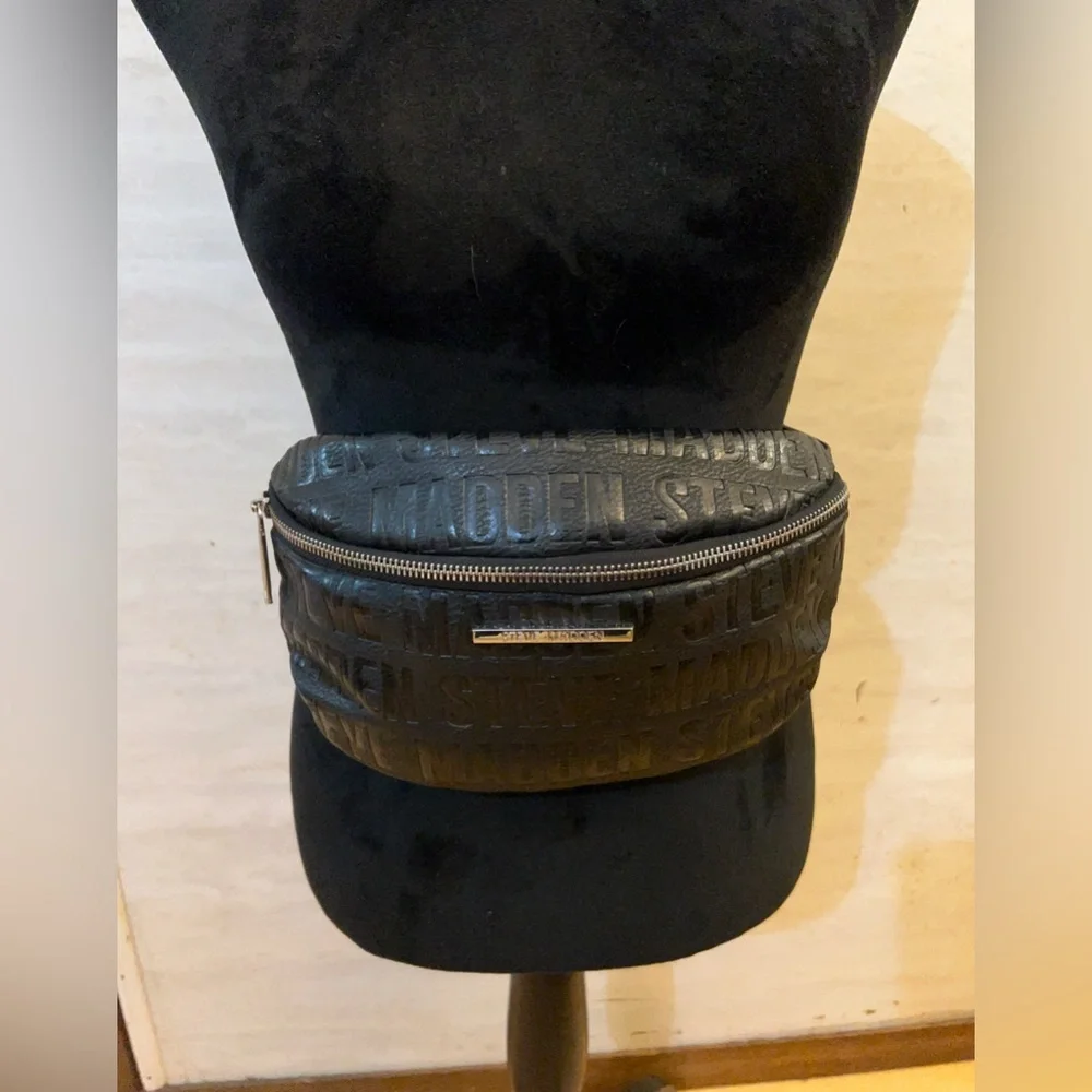 Steve Madden Signature Hip Belt Bag Embossed Black - Picture 2 of 14